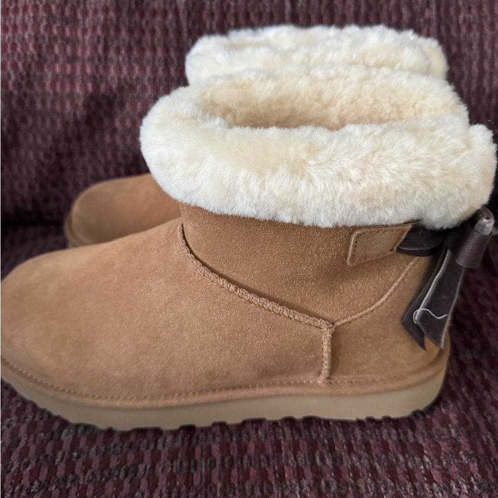 New UGG Mini Bailey Bow